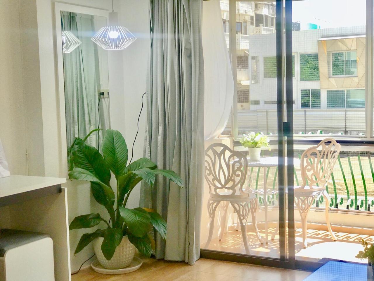 Cozy B At Nimman Studio Room In Condominium Chiang Mai Extérieur photo